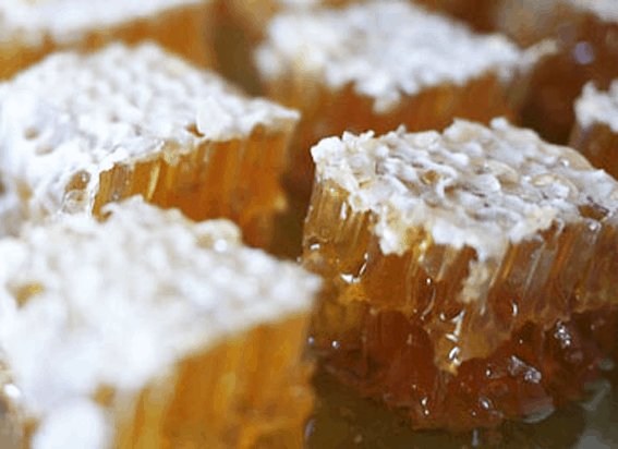 Comment manger un rayon de miel?